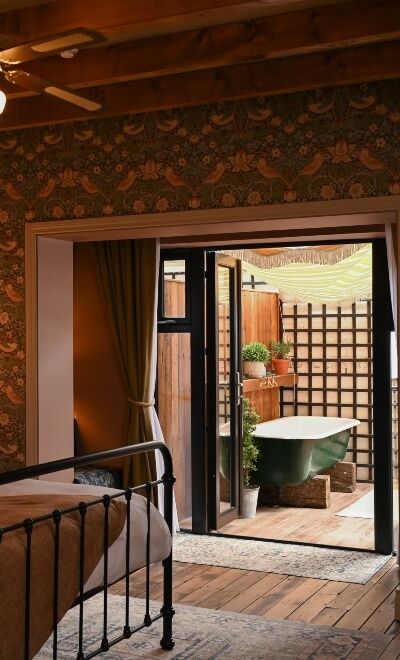 Comfy with Outdoor Bath Tub2 (3) (1)