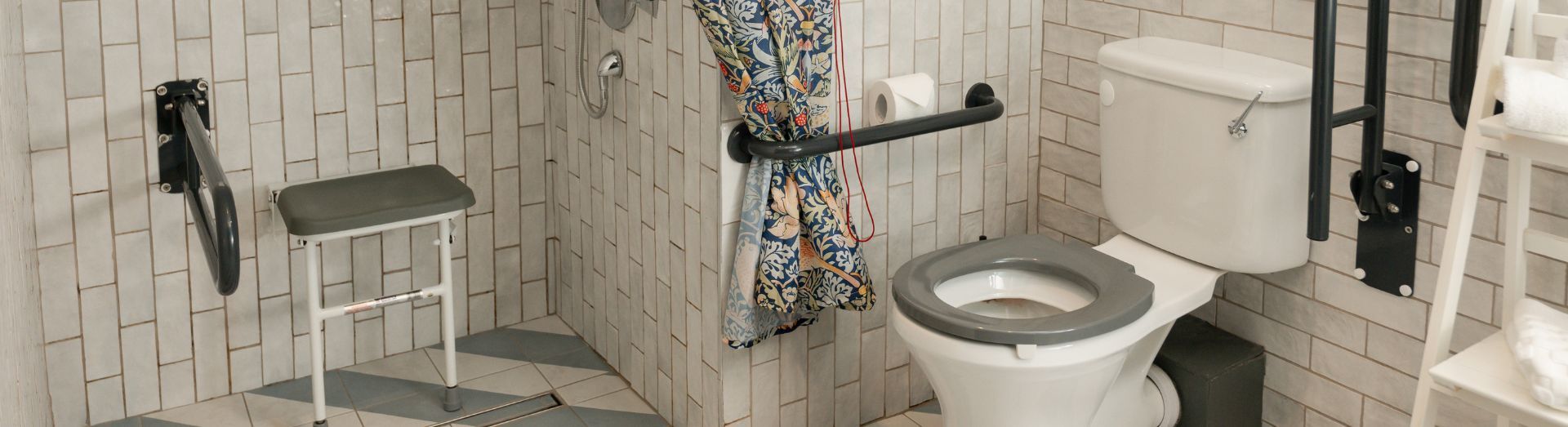 Accessible bathroom (1)