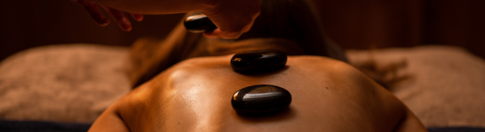 Hot stone massage The Rabbit Hotel