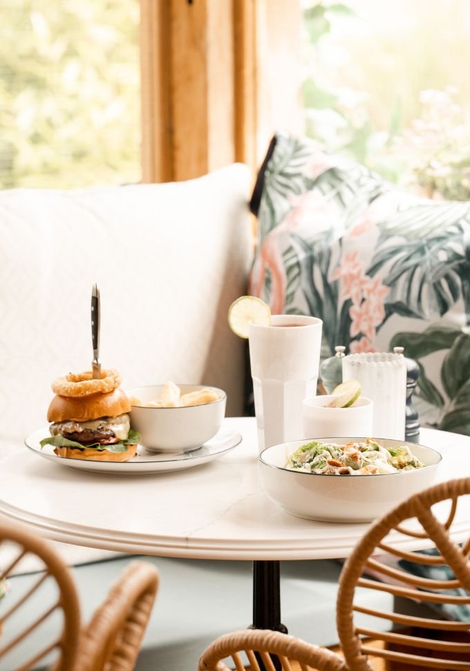 Dining The Rabbit Hotel